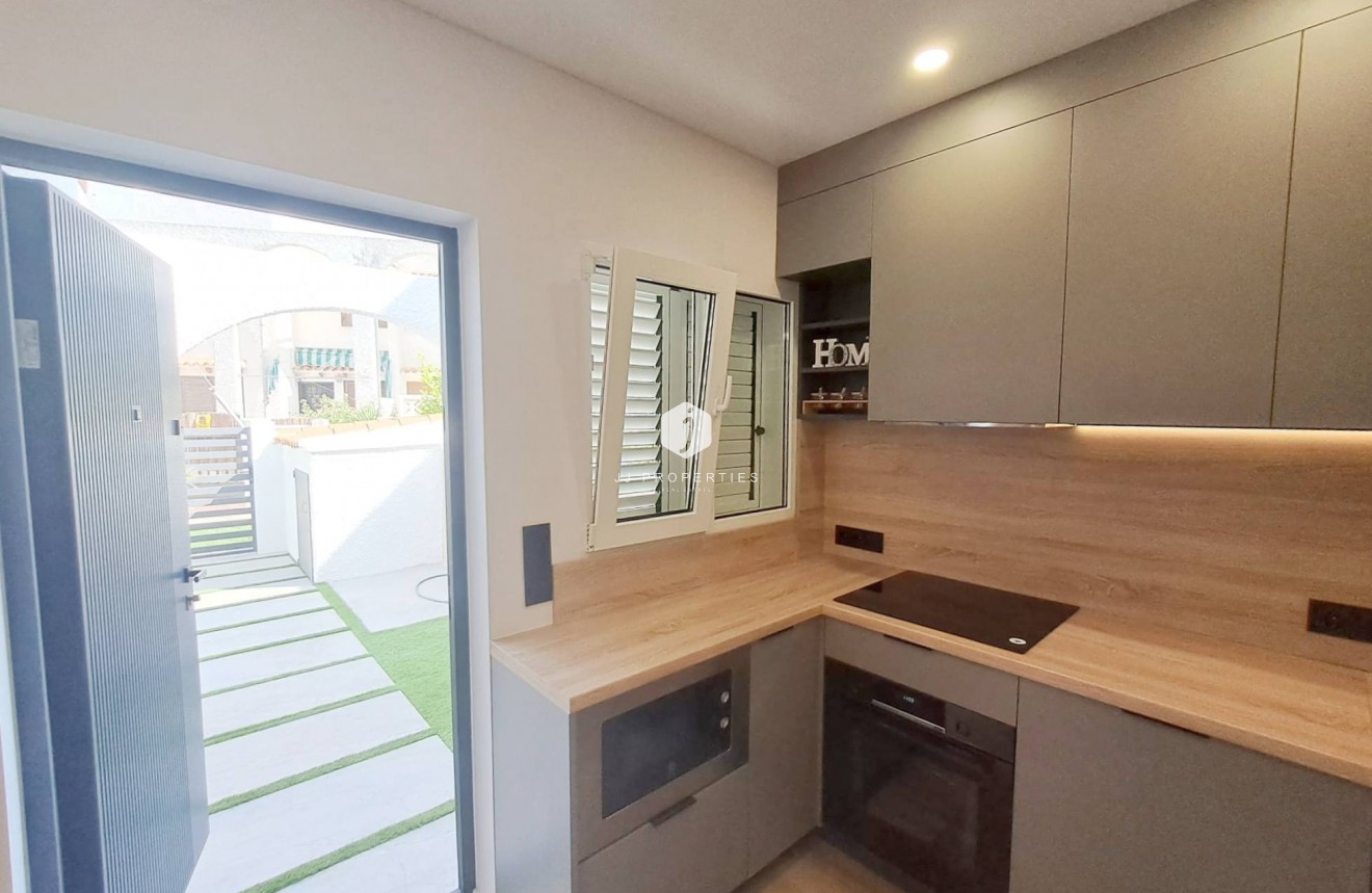 Tweedehands - Chalet -
Torrevieja - Costa Blanca