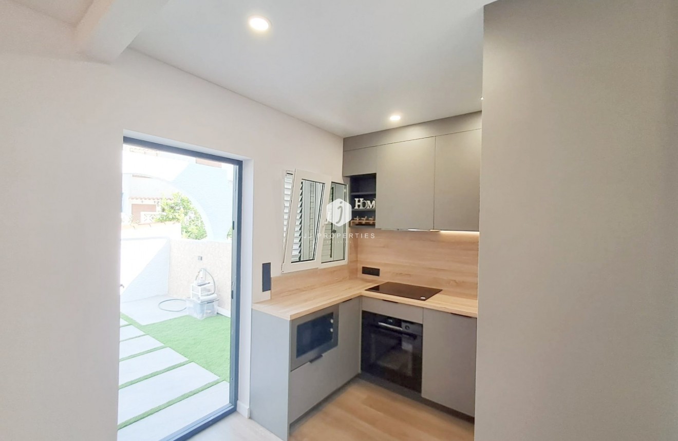 Tweedehands - Chalet -
Torrevieja - Costa Blanca