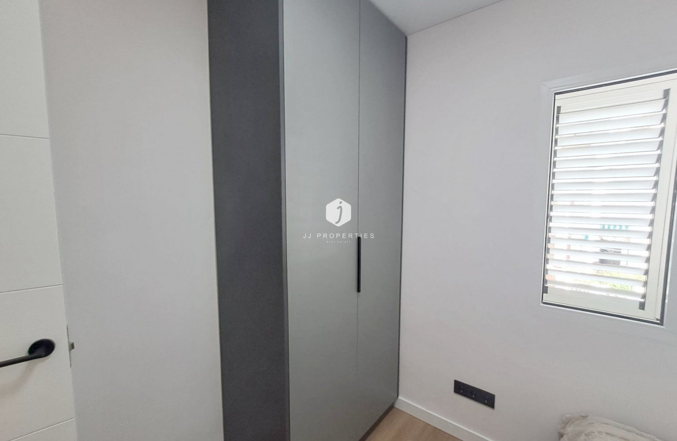 Tweedehands - Chalet -
Torrevieja - Costa Blanca