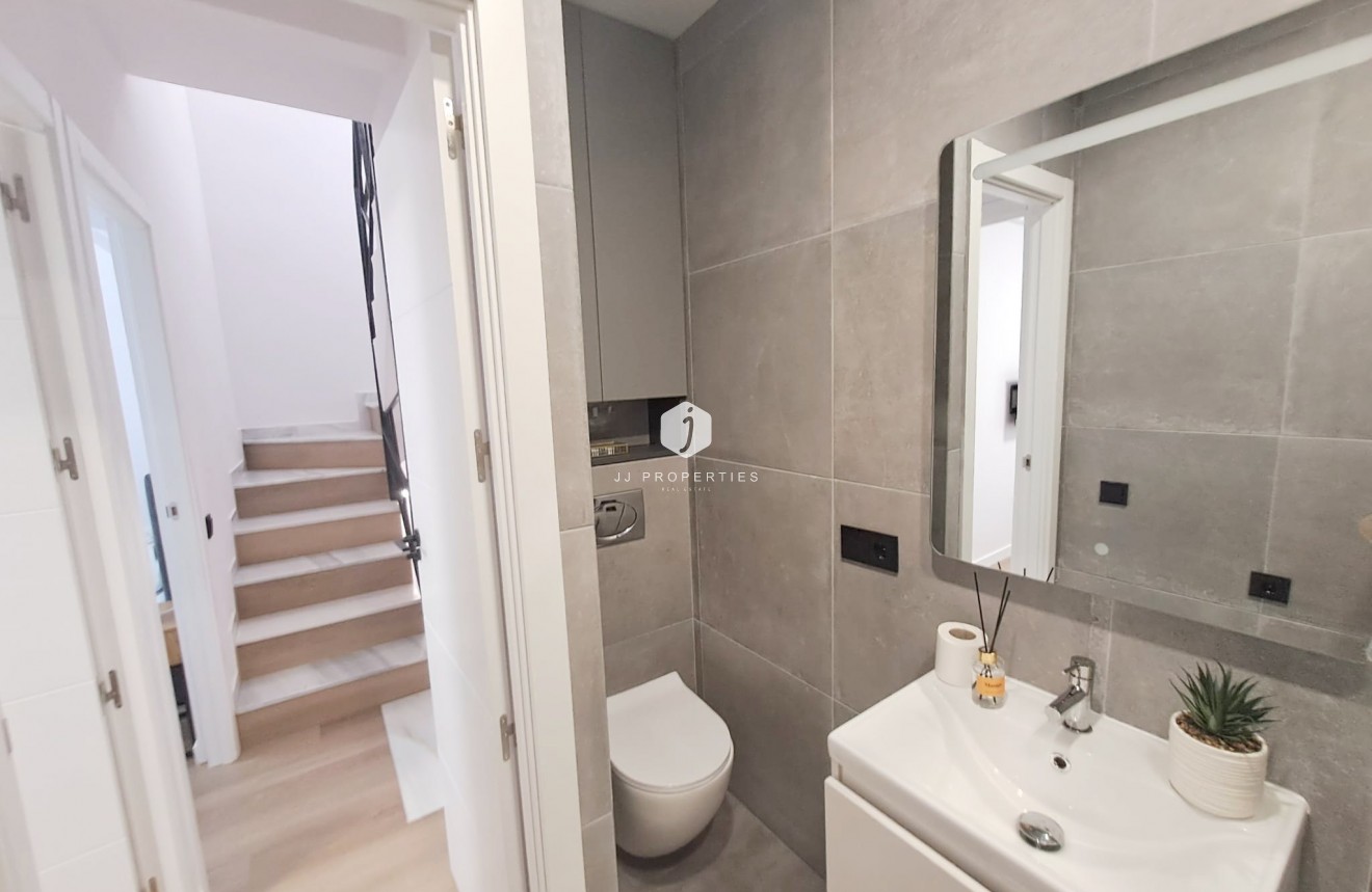 Tweedehands - Chalet -
Torrevieja - Costa Blanca