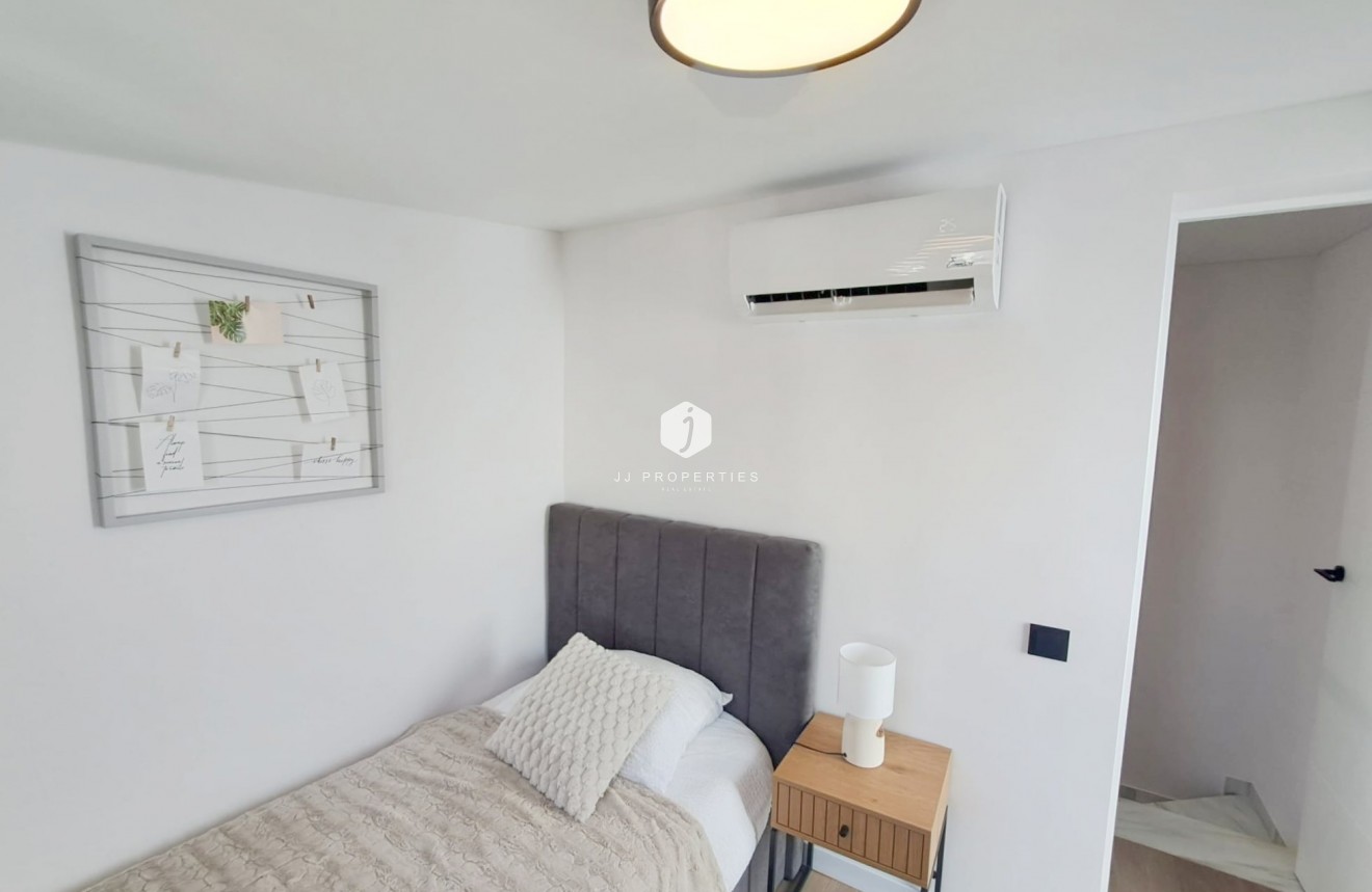 Tweedehands - Chalet -
Torrevieja - Costa Blanca