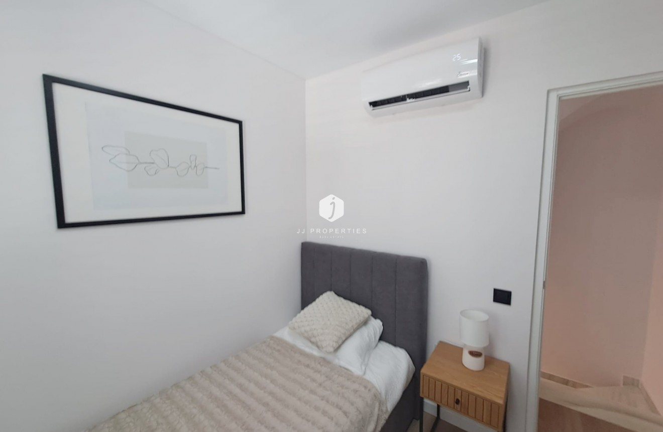 Tweedehands - Chalet -
Torrevieja - Costa Blanca