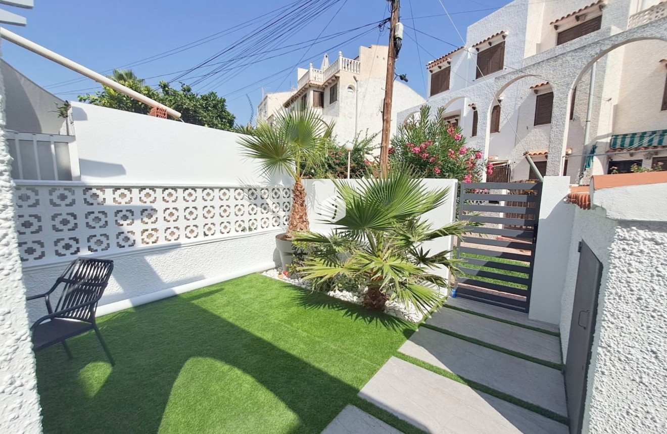 Tweedehands - Chalet -
Torrevieja - Costa Blanca