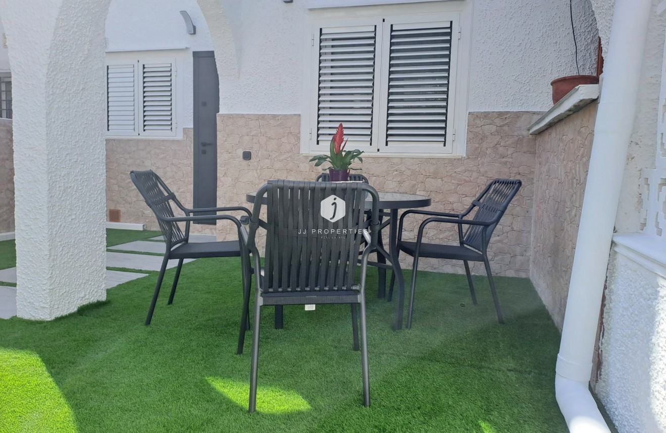 Tweedehands - Chalet -
Torrevieja - Costa Blanca