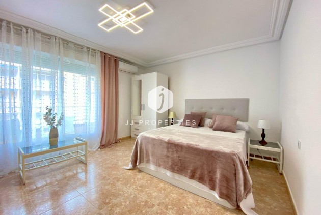 Segunda mano - Apartamento / piso -
Torrevieja - Costa Blanca