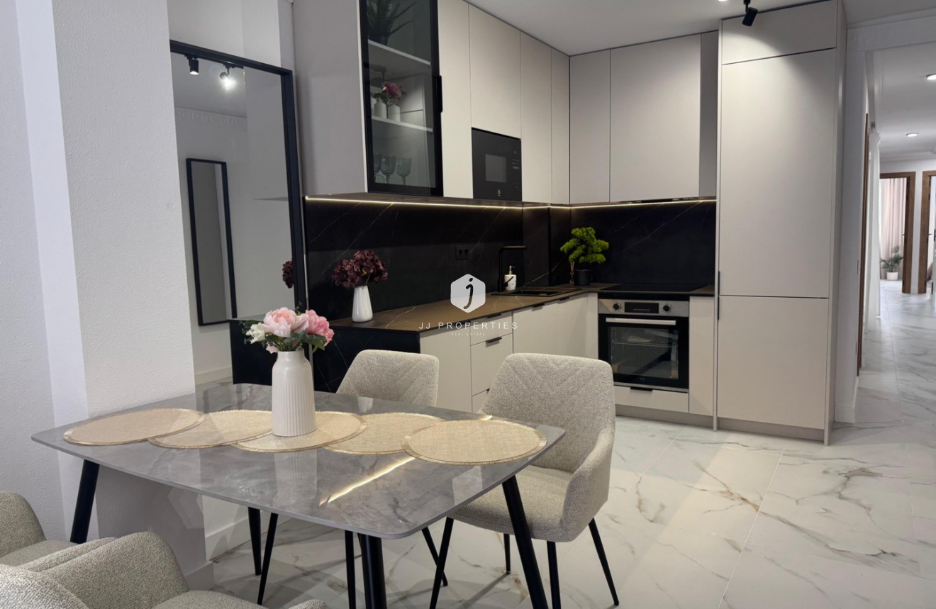 Tweedehands - Appartement / flat -
Torrevieja - Costa Blanca