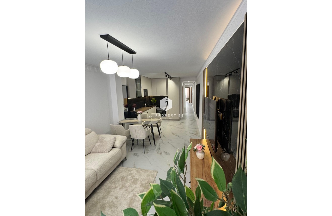 Tweedehands - Appartement / flat -
Torrevieja - Costa Blanca