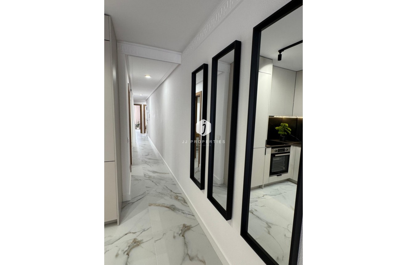 Tweedehands - Appartement / flat -
Torrevieja - Costa Blanca