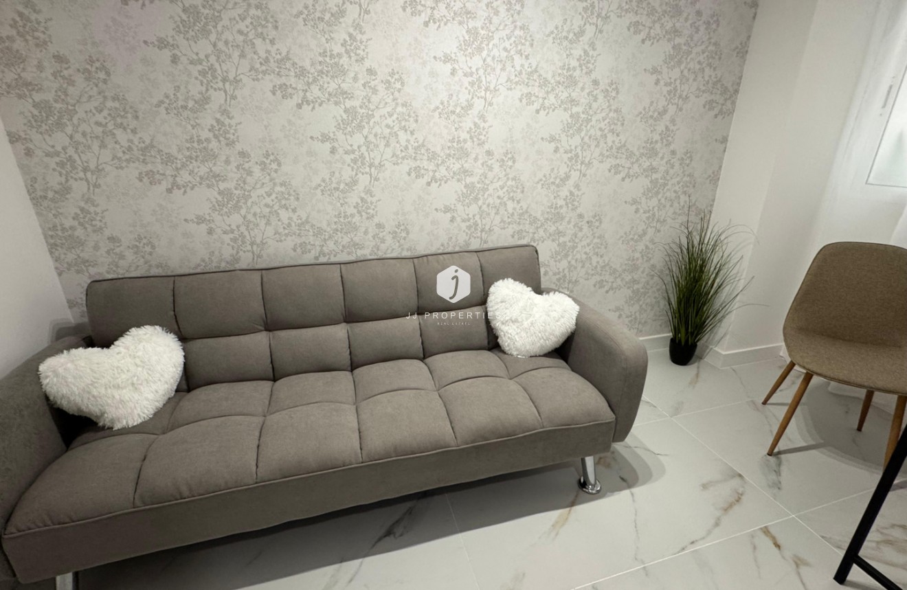 Tweedehands - Appartement / flat -
Torrevieja - Costa Blanca