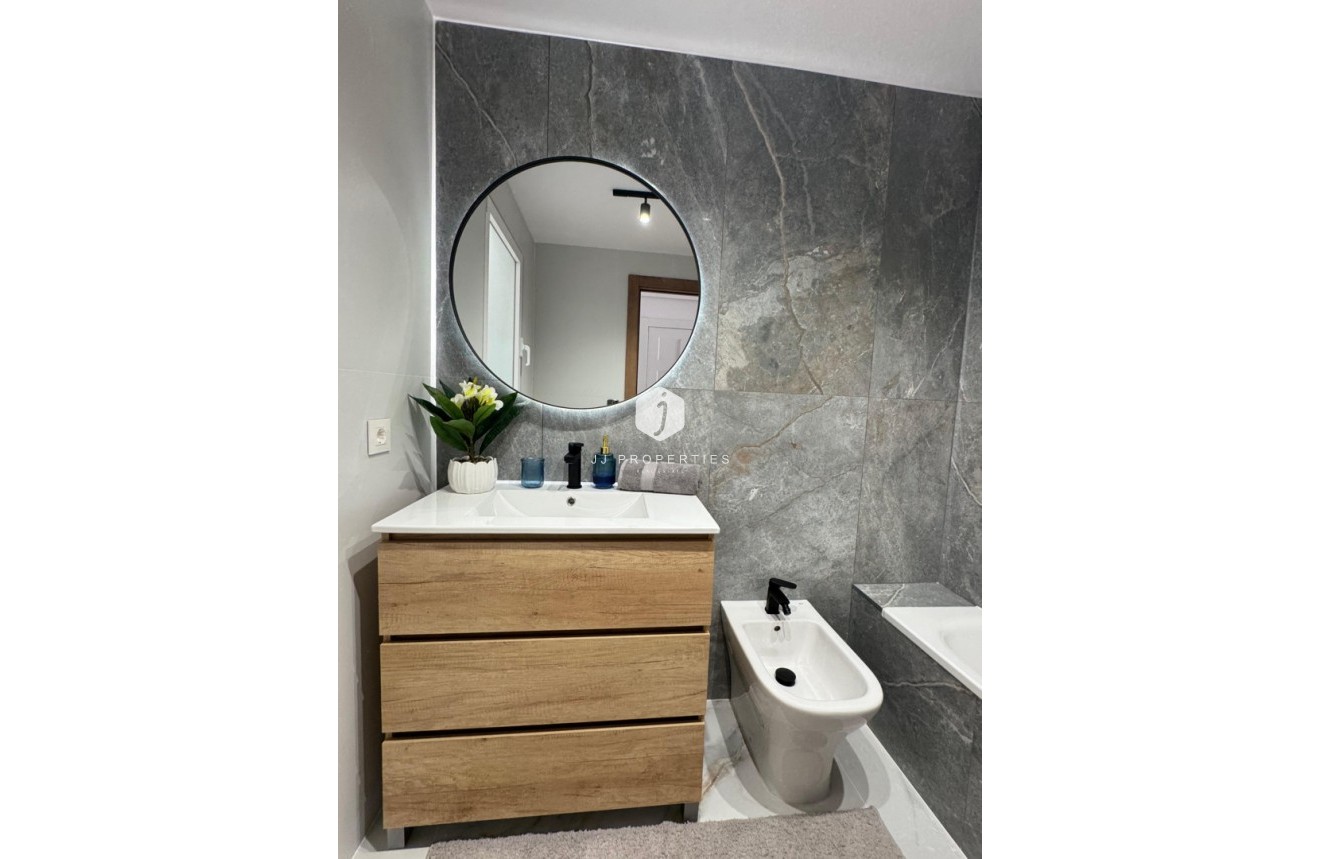 Tweedehands - Appartement / flat -
Torrevieja - Costa Blanca