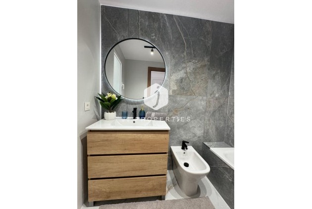 Tweedehands - Appartement / flat -
Torrevieja - Costa Blanca