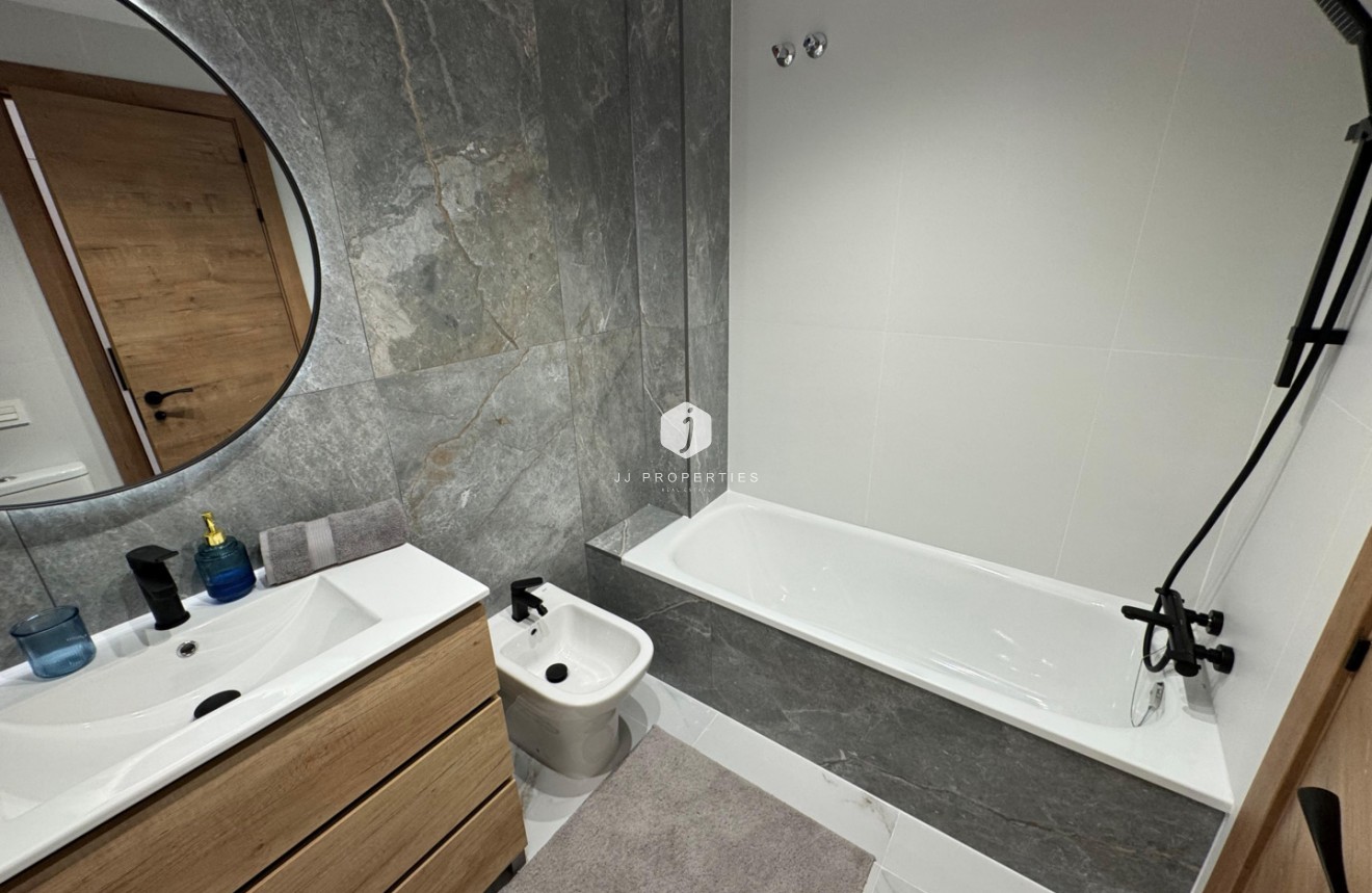 Tweedehands - Appartement / flat -
Torrevieja - Costa Blanca