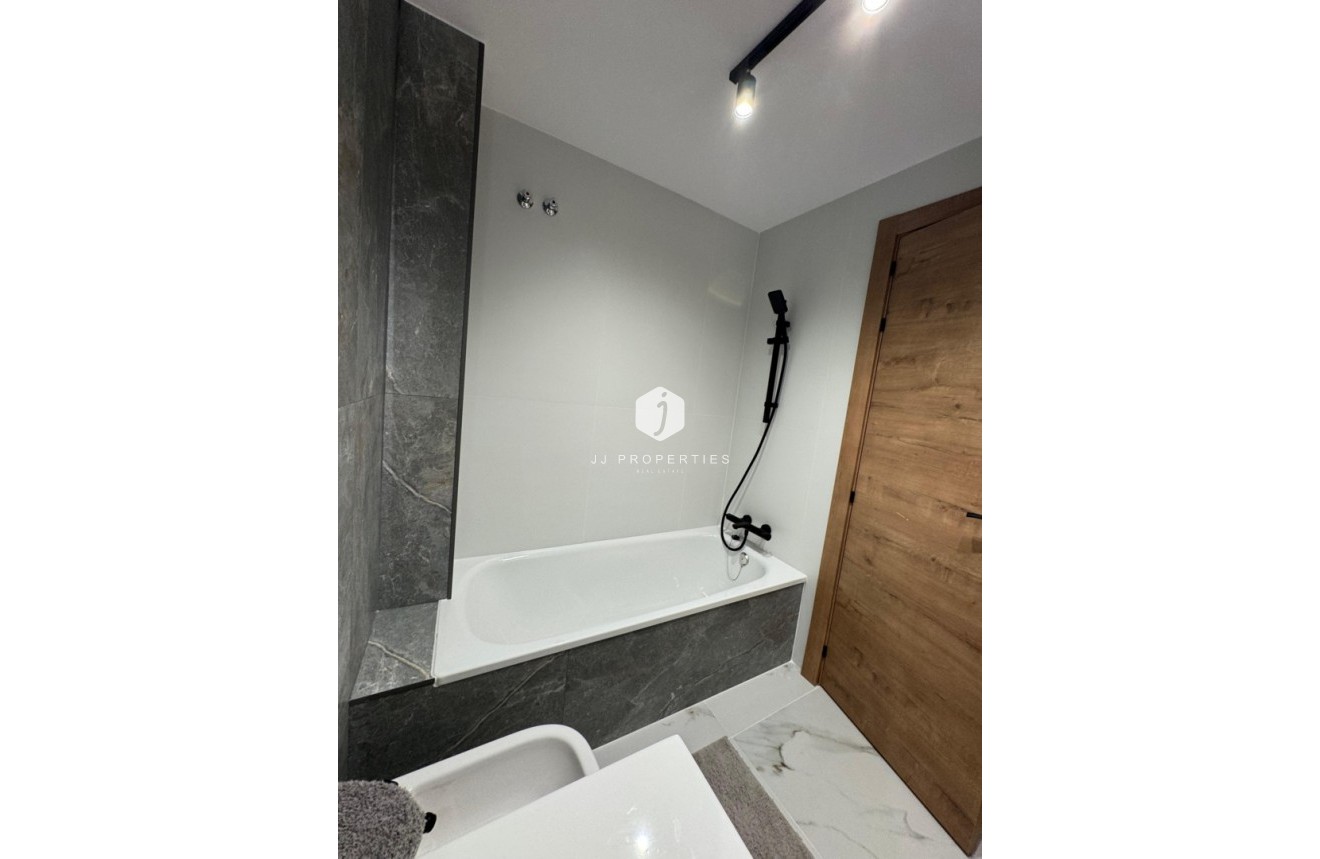 Tweedehands - Appartement / flat -
Torrevieja - Costa Blanca