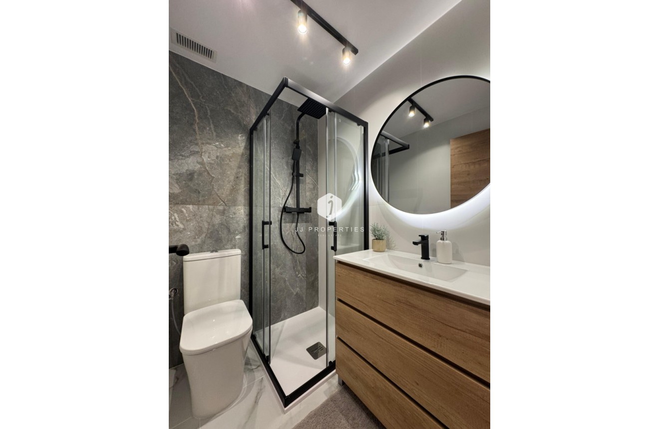 Tweedehands - Appartement / flat -
Torrevieja - Costa Blanca