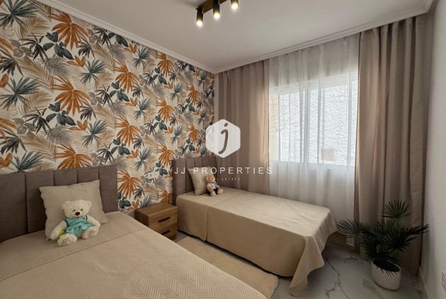 Tweedehands - Appartement / flat -
Torrevieja - Costa Blanca