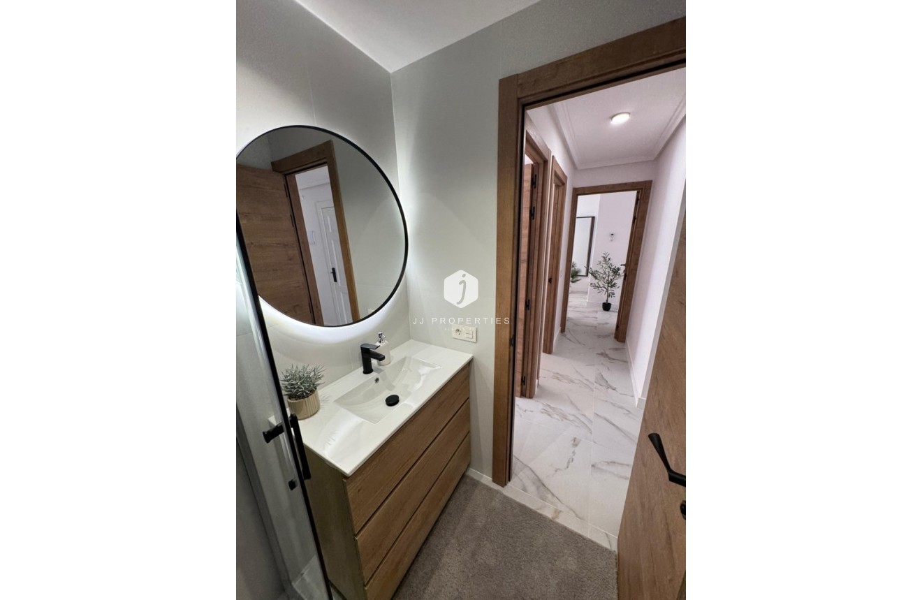 Tweedehands - Appartement / flat -
Torrevieja - Costa Blanca