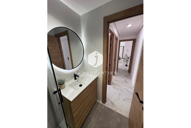 Tweedehands - Appartement / flat -
Torrevieja - Costa Blanca