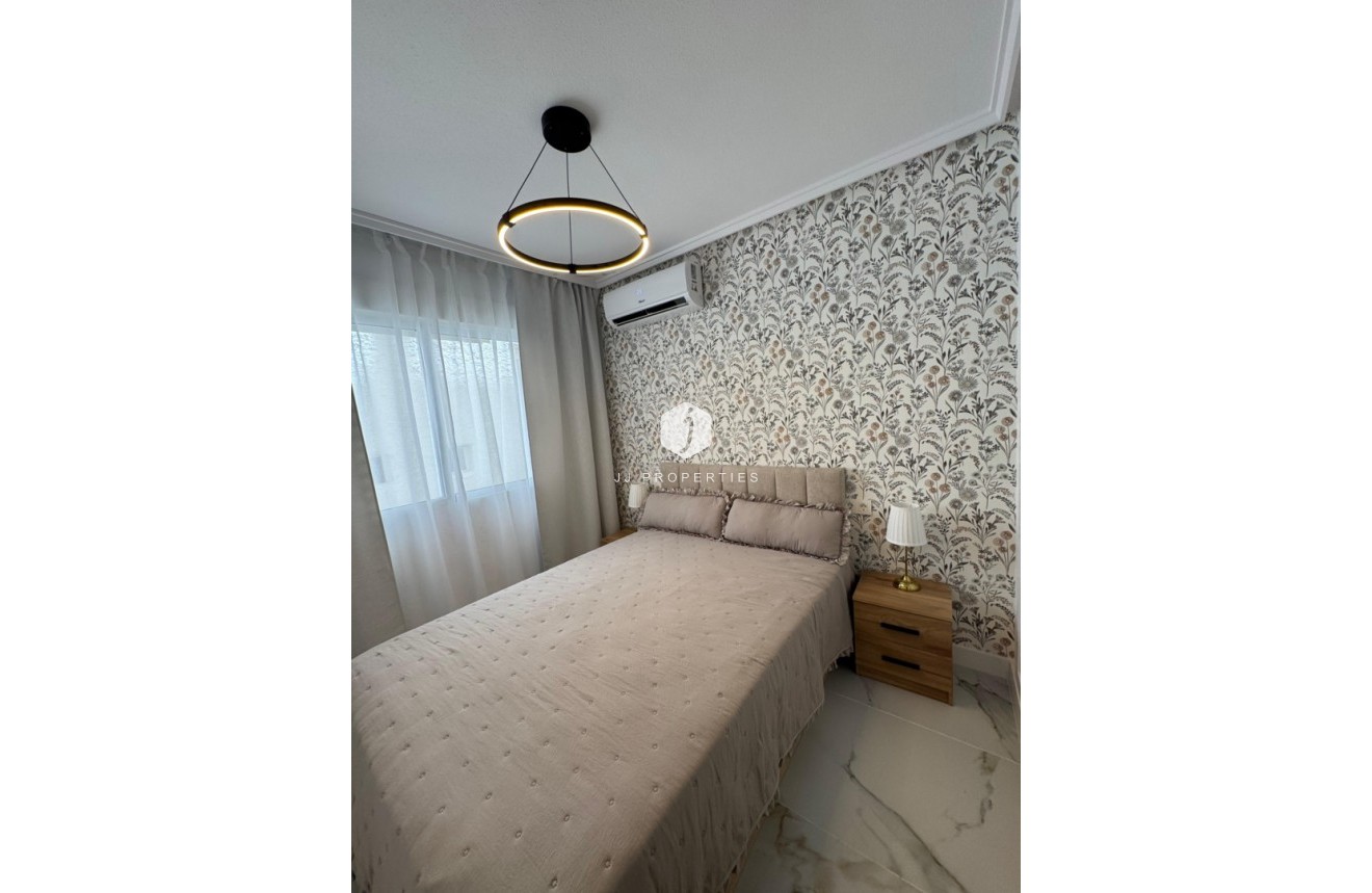 Tweedehands - Appartement / flat -
Torrevieja - Costa Blanca