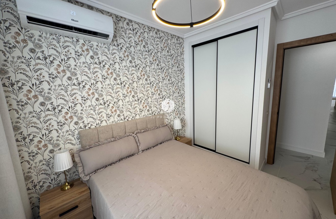 Tweedehands - Appartement / flat -
Torrevieja - Costa Blanca