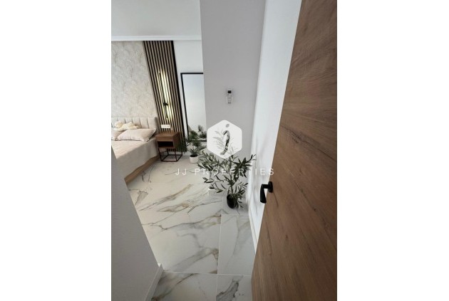 Tweedehands - Appartement / flat -
Torrevieja - Costa Blanca