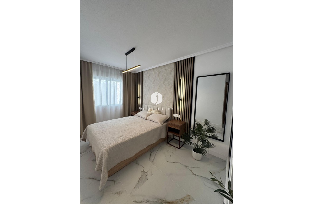 Tweedehands - Appartement / flat -
Torrevieja - Costa Blanca