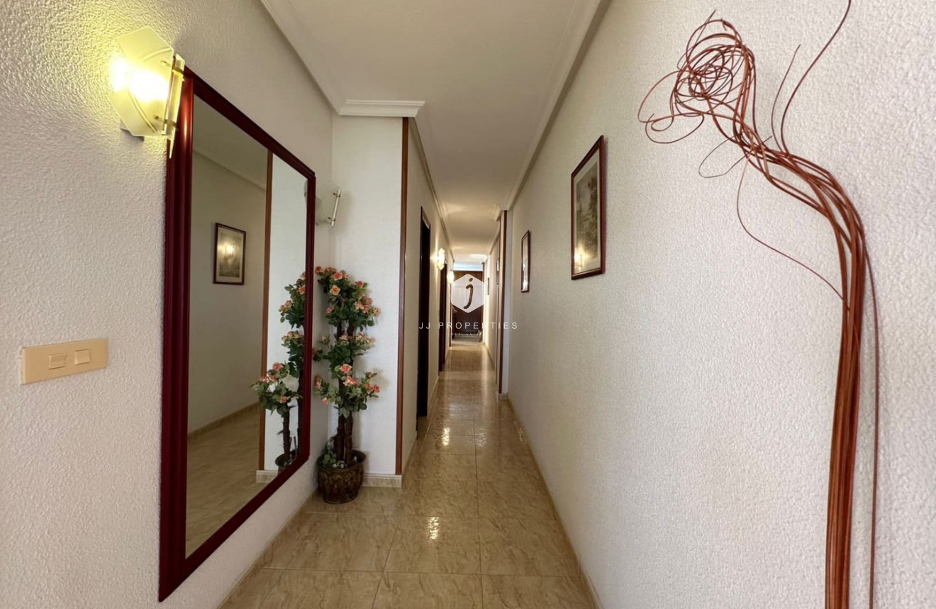 Tweedehands - Appartement / flat -
Torrevieja - Costa Blanca