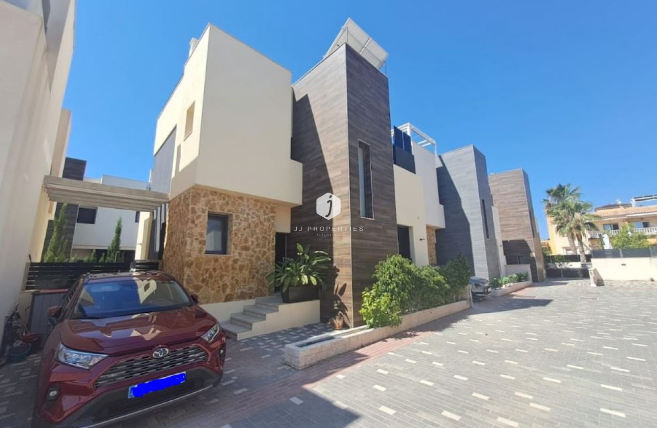 Tweedehands - Chalet -
Orihuela Costa - Costa Blanca