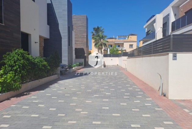 Tweedehands - Chalet -
Orihuela Costa - Costa Blanca