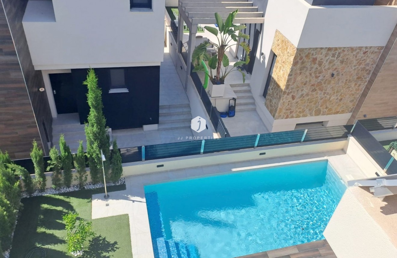 Tweedehands - Chalet -
Orihuela Costa - Costa Blanca