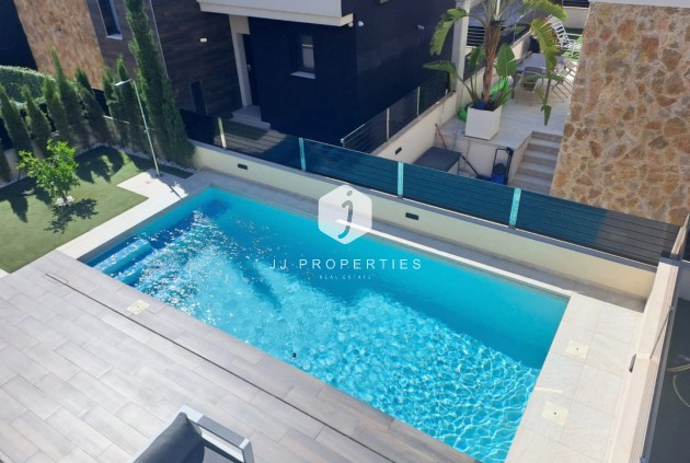 Tweedehands - Chalet -
Orihuela Costa - Costa Blanca