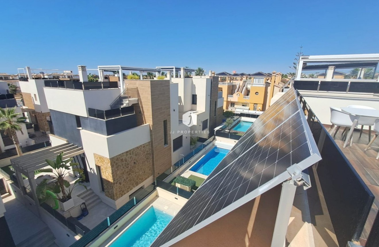 Tweedehands - Chalet -
Orihuela Costa - Costa Blanca