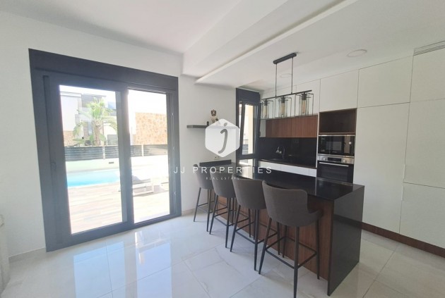 Tweedehands - Chalet -
Orihuela Costa - Costa Blanca