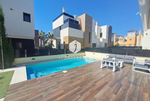 Tweedehands - Chalet -
Orihuela Costa - Costa Blanca