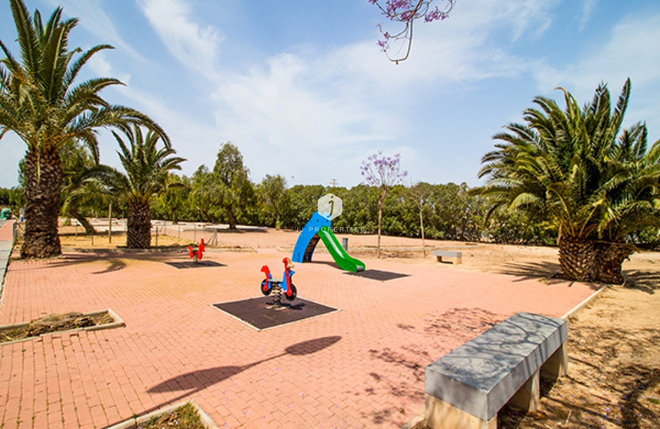 Tweedehands - Appartement / flat -
Torrevieja - Costa Blanca