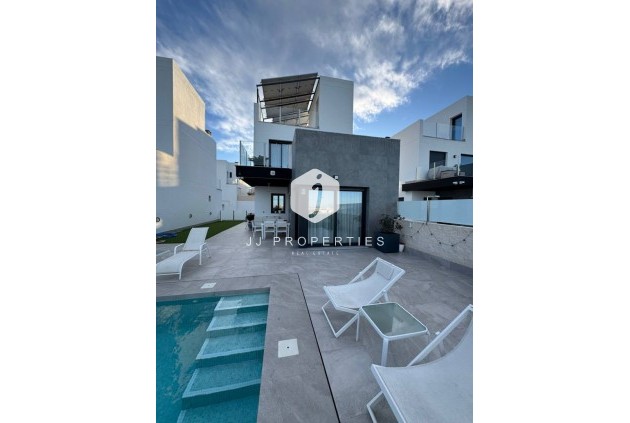 Tweedehands - Chalet -
Torrevieja - Costa Blanca