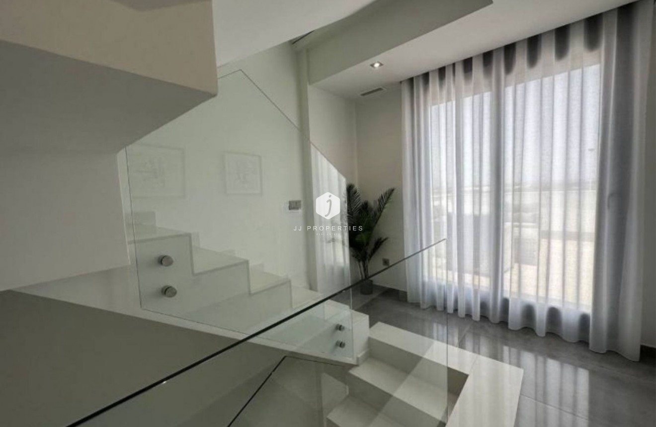 Tweedehands - Chalet -
Torrevieja - Costa Blanca