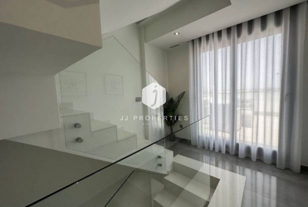 Tweedehands - Chalet -
Torrevieja - Costa Blanca