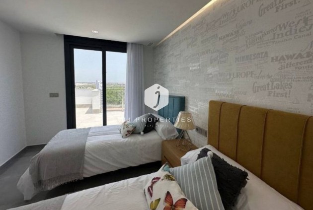 Tweedehands - Chalet -
Torrevieja - Costa Blanca