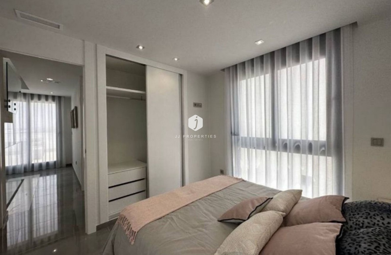 Tweedehands - Chalet -
Torrevieja - Costa Blanca