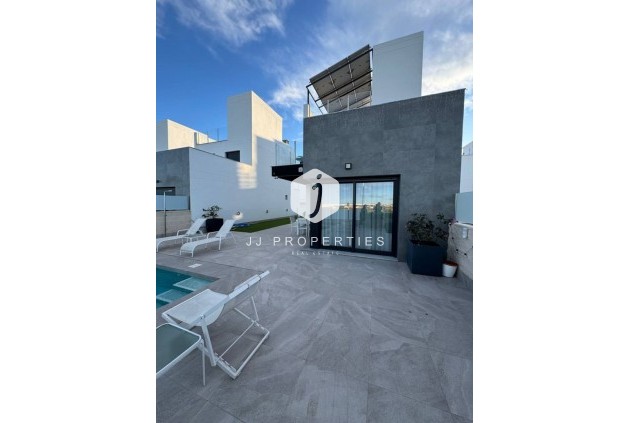 Tweedehands - Chalet -
Torrevieja - Costa Blanca