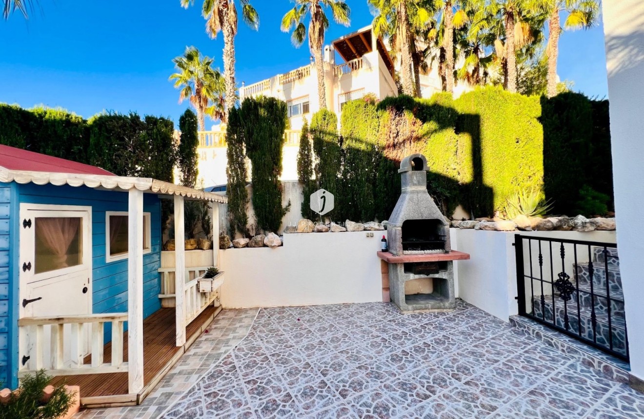 Aus zweiter Hand - Villa -
Orihuela Costa - Lomas De Campoamor-las Ramblas