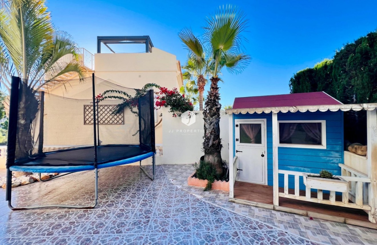 Aus zweiter Hand - Villa -
Orihuela Costa - Lomas De Campoamor-las Ramblas