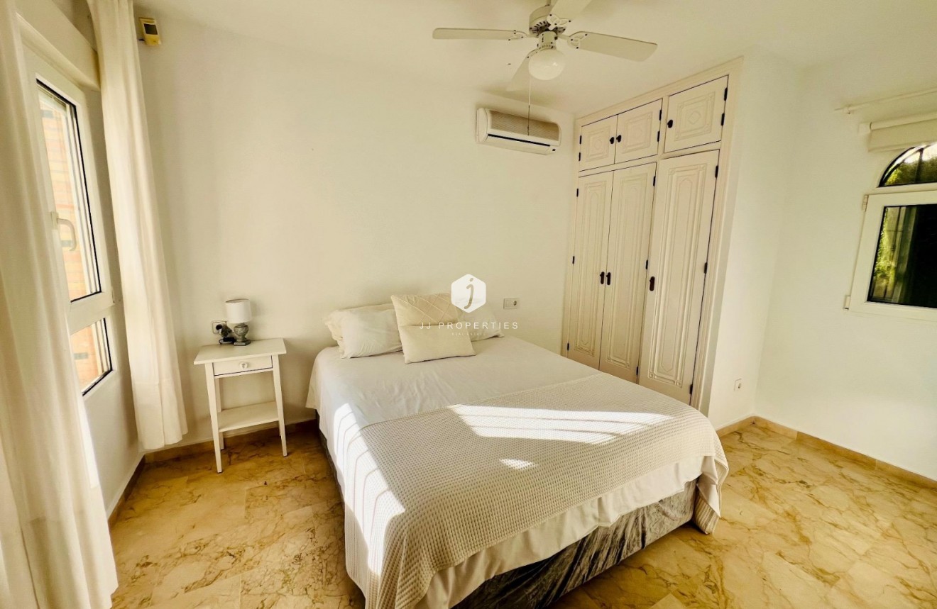 Aus zweiter Hand - Villa -
Orihuela Costa - Lomas De Campoamor-las Ramblas