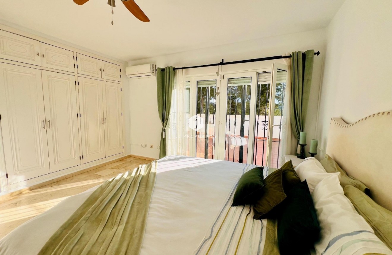 Aus zweiter Hand - Villa -
Orihuela Costa - Lomas De Campoamor-las Ramblas