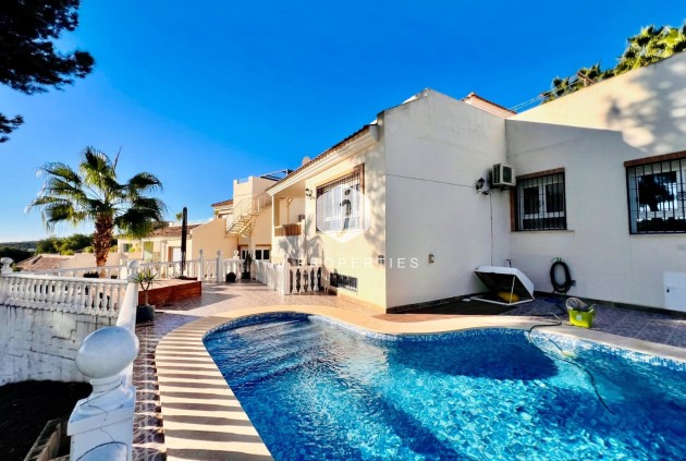 Aus zweiter Hand - Villa -
Orihuela Costa - Lomas De Campoamor-las Ramblas