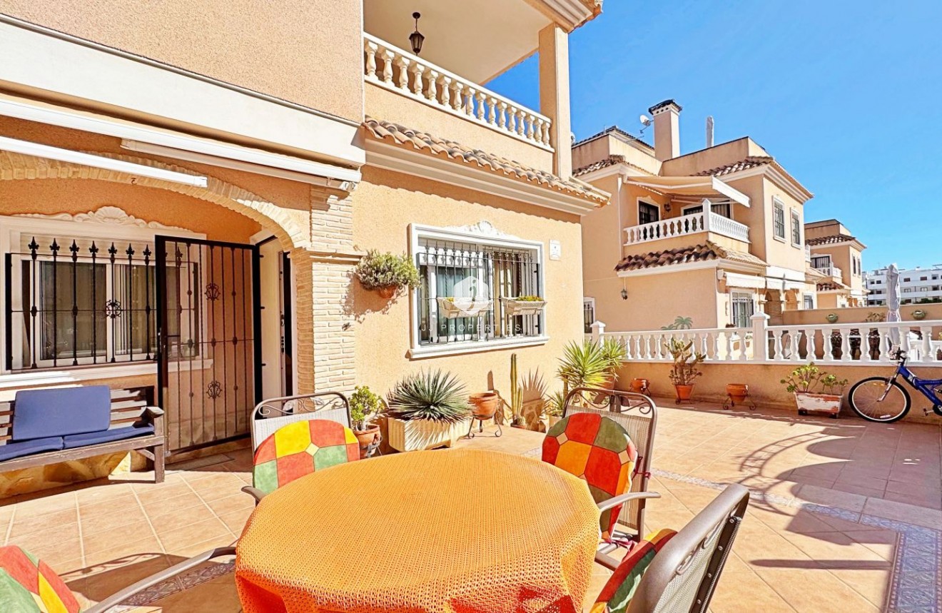 Tweedehands - Chalet -
Orihuela Costa - Costa Blanca