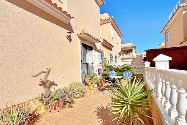 Tweedehands - Chalet -
Orihuela Costa - Costa Blanca