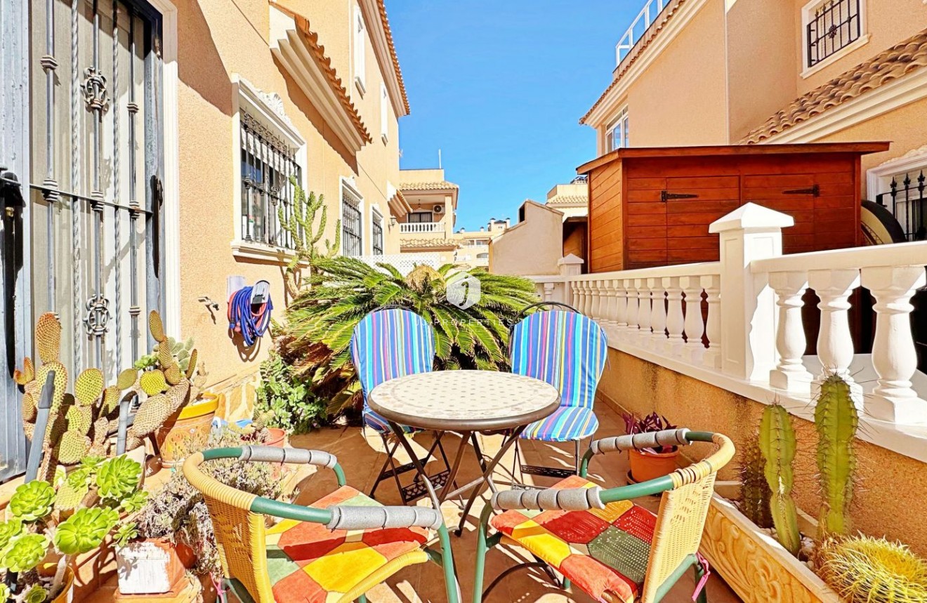 Tweedehands - Chalet -
Orihuela Costa - Costa Blanca