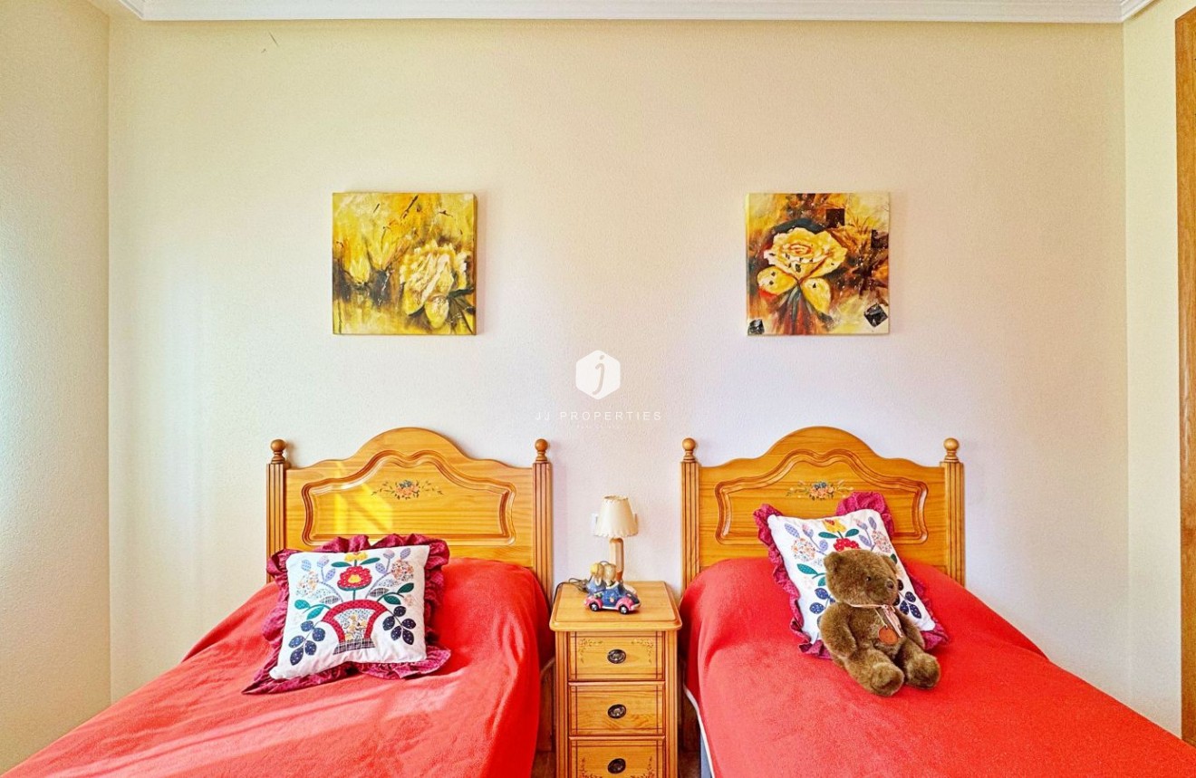 Tweedehands - Chalet -
Orihuela Costa - Costa Blanca