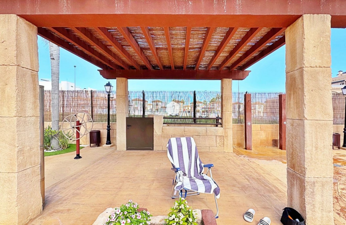 Tweedehands - Chalet -
Orihuela Costa - Costa Blanca